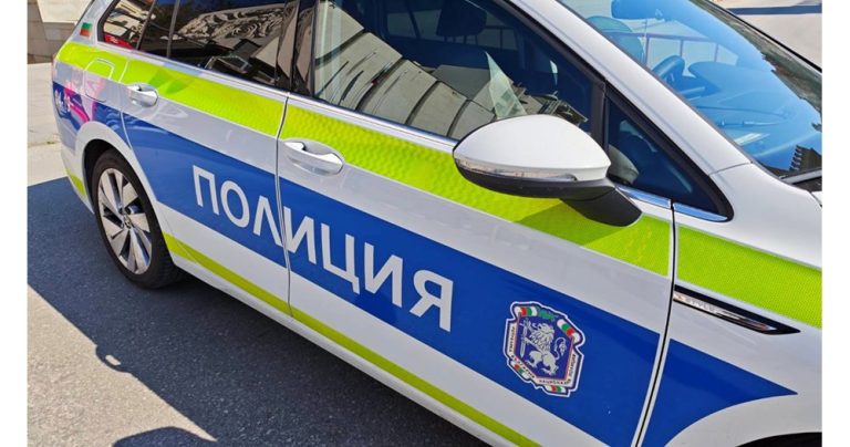 Пътен кошмар между Русе и Плевен: Камион с препарати блокира движението