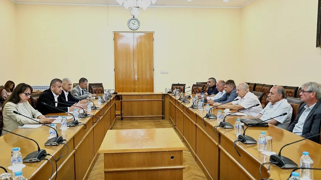 революция при шофьорските изпити: изпитващи под пара и през уикенда