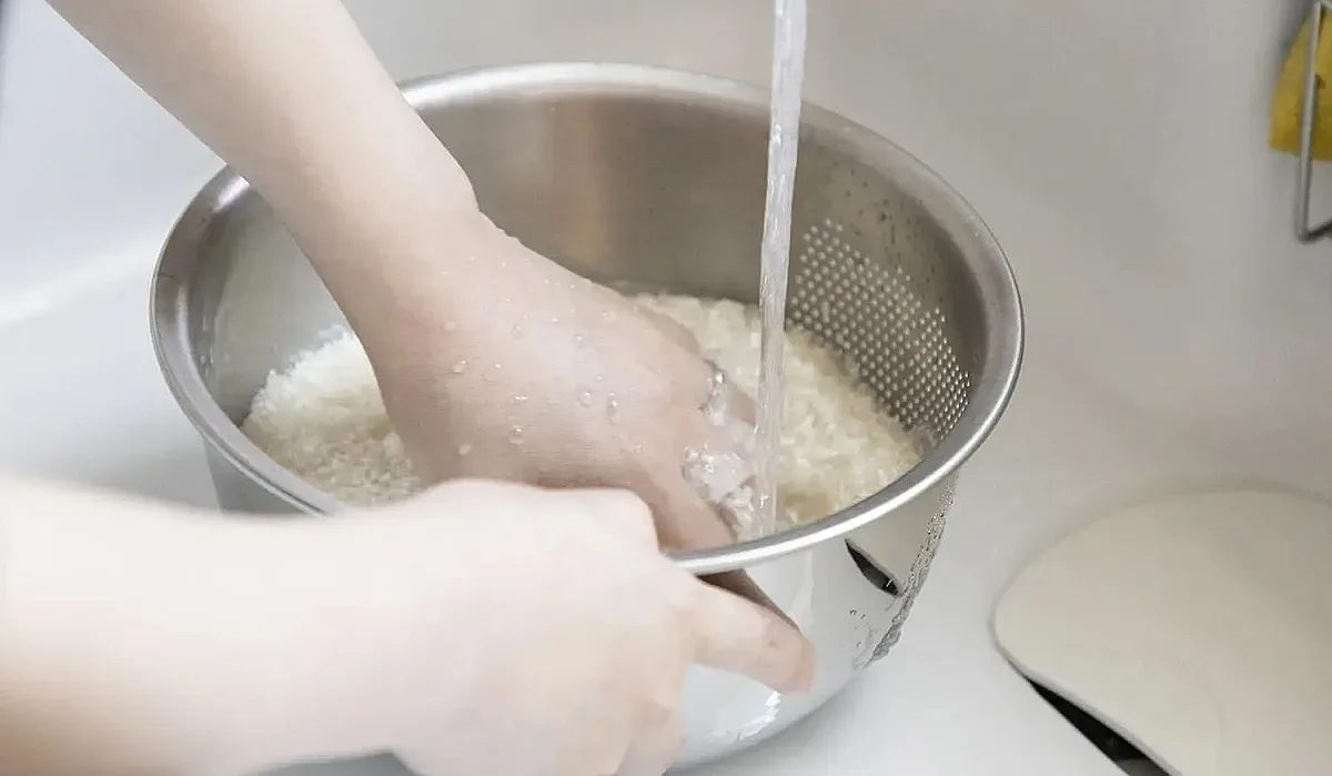 сбогом на лепкавия ориз: кога водата е вашият най-добър съюзник в кухнята?