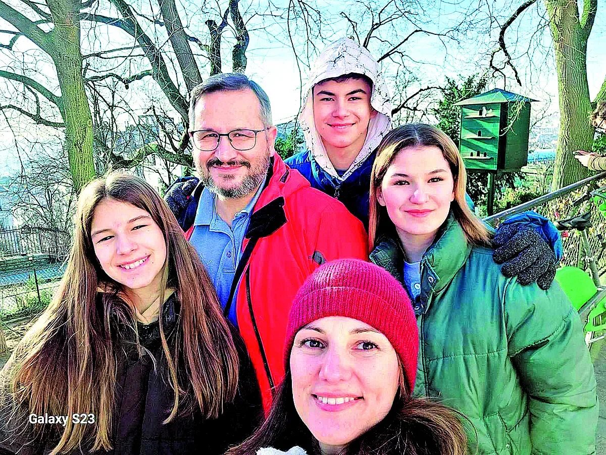 семейство христанови: 21 години заедно в политиката и живота