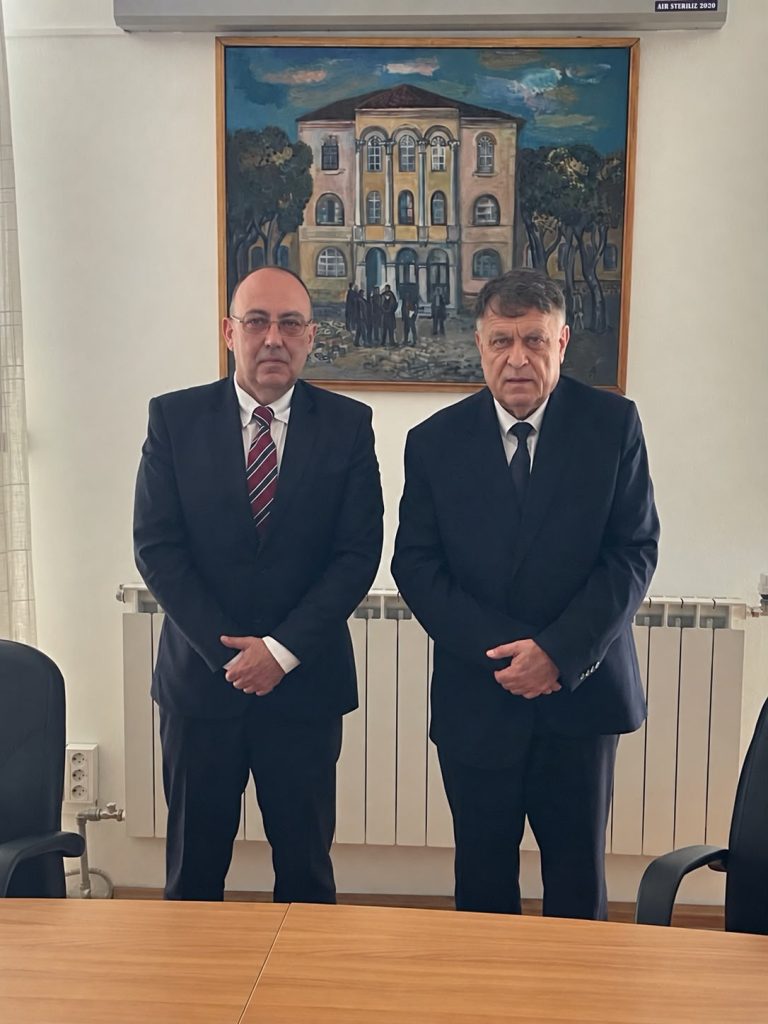 сливенската езикова гимназия ще възроди своя легендарен хор с подкрепата на мон