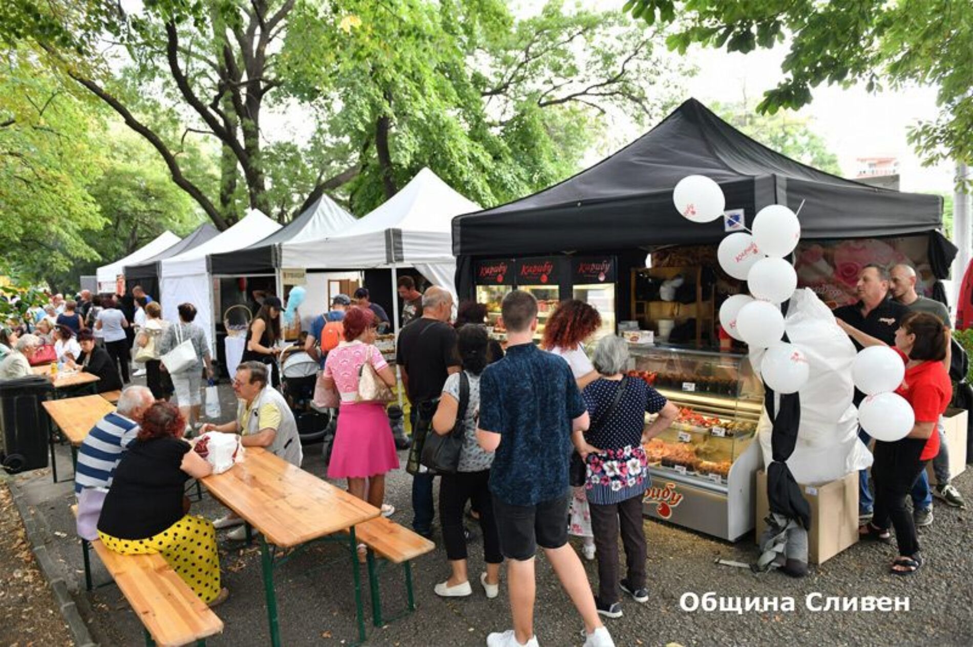 сливенски вкусове и занаяти: градската градина оживява с фестивала на 100-те войводи