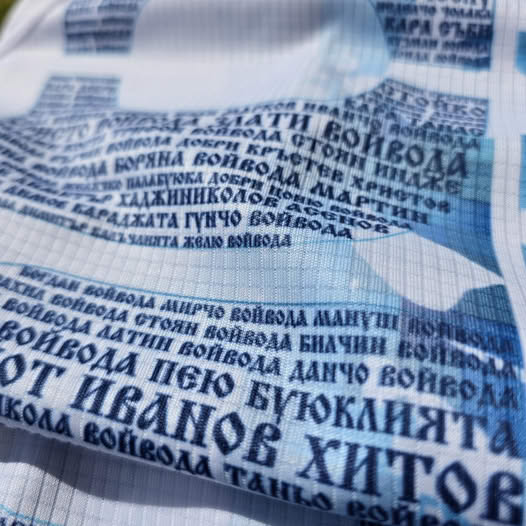 сливенските войводи оживяват върху юбилейните тениски за десетия маратон „хайдушки пътеки“