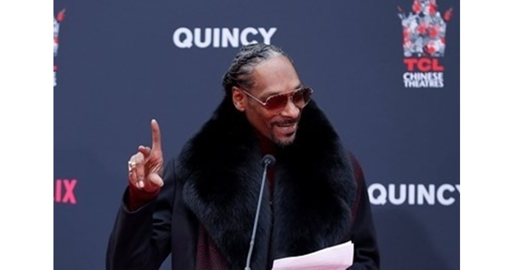 снуп дог поема управлението на mtv vma в лос анджелис