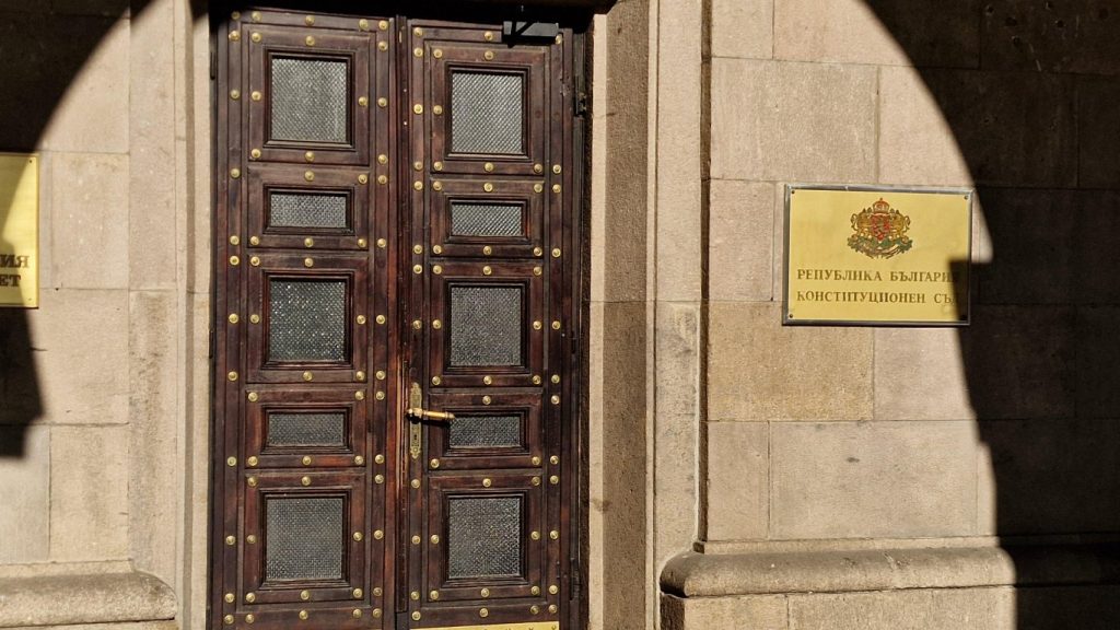 спорът около помилването на огнян атанасов: президентството отвръща на нападките