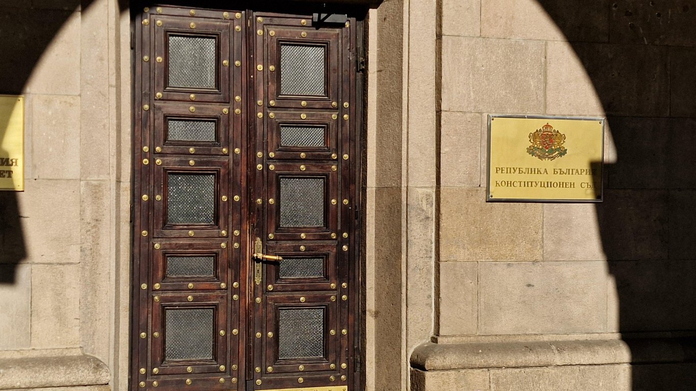 спорът около помилването на огнян атанасов: президентството отвръща на нападките