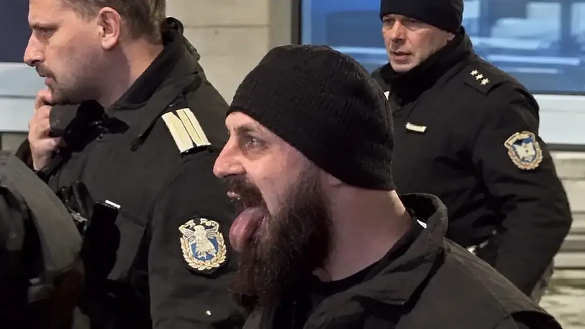 сянката на протестите: какво всъщност пречупи полицая петко атанасчиков?