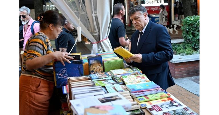Урок по четене: Проф. Георги Вълчев призова към споделени мигове с книга в ръка