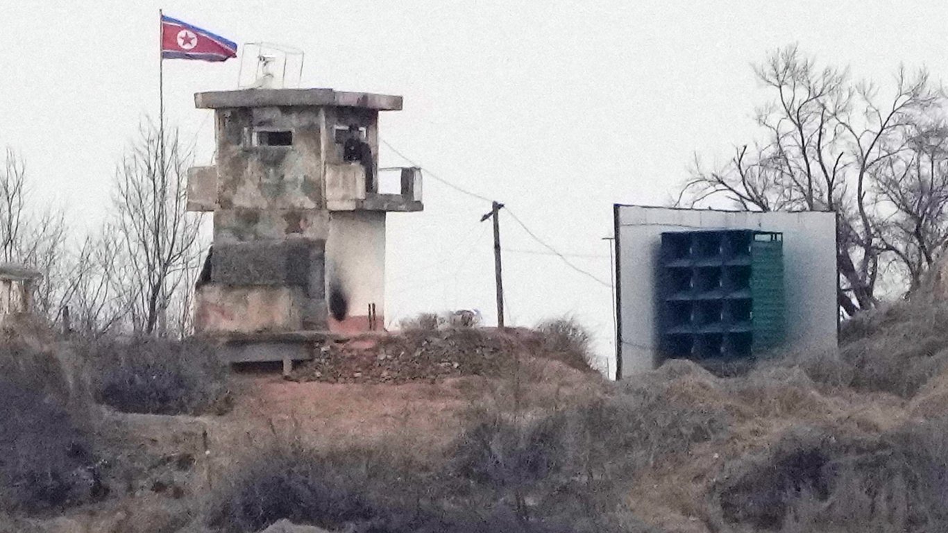 акустична война: пхенян отново „включва“ пропагандата по границата