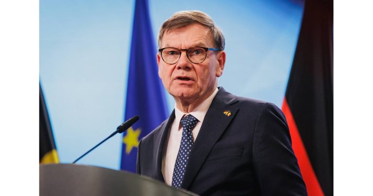 Берлин призовава за хладнокръвие към реториката на Тръмп за Украйна