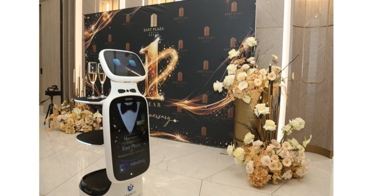 Блясък в черно и златно: East Plaza Hotel отпразнува една година като лайфстайл сърцето на София