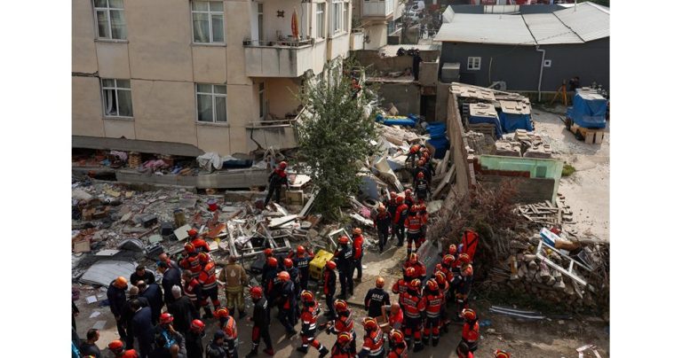 Борба за живот в Малтепе: Детайлите около срутването в Истанбул