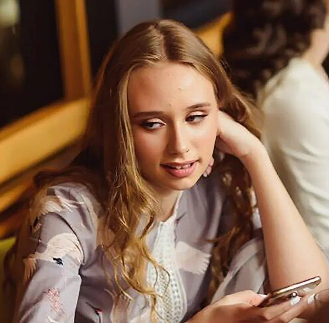 бунтът на „невидимата“ наследница: луиза розова и тежките думи към кремъл