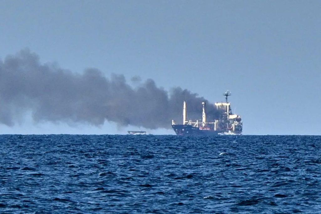 буря в черно море: дронове потапят кораби, раняват моряци и застрашават брега