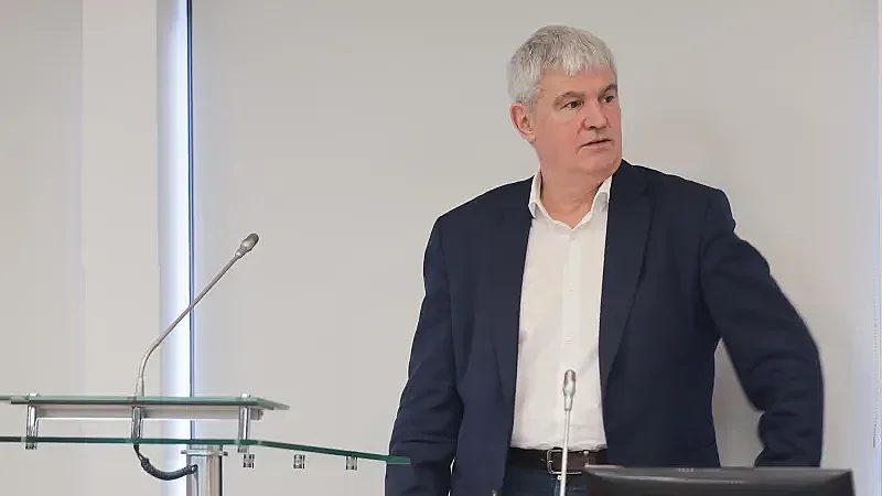 българският бюджетен парадокс: защо „сигурност“ ще е на диета, а заплатите на други – подигравка?