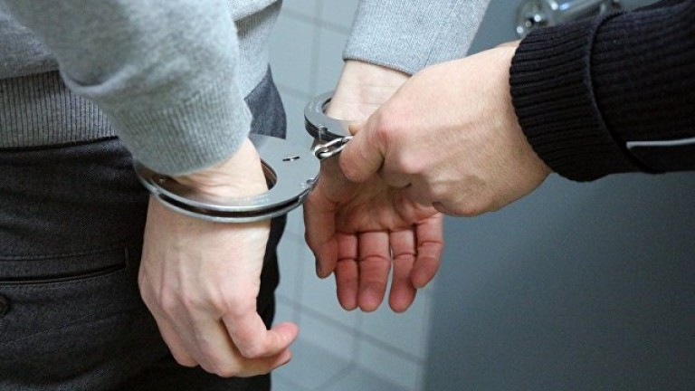 бърза разправа с нападател в сливен след опит за обир на дете