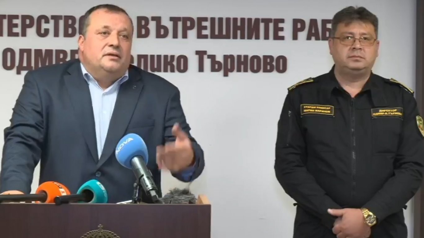 героизъм сред пламъците: как шофьор спаси 36 пътници при адския сблъсък на пътя русе-софия