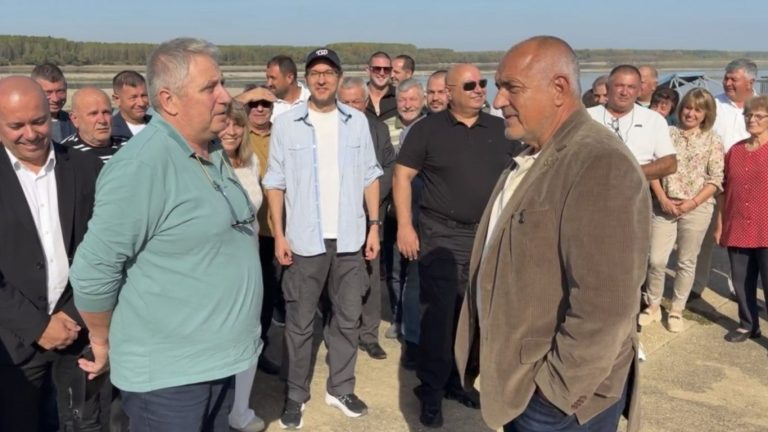 Горивна криза: Борисов призовава за превантивно зареждане заради очакван дефицит