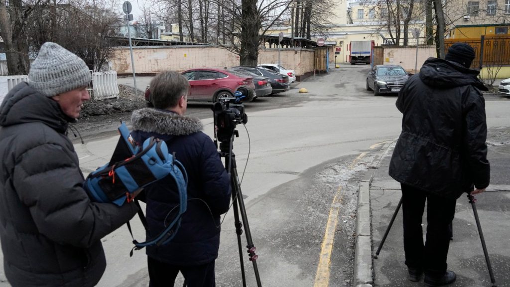 дипломатически скандал: токио притиска москва заради задържан японски репортер