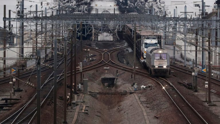 Драма в тунела под Ламанша: Сблъсък между микробус и влак с 19 пострадали