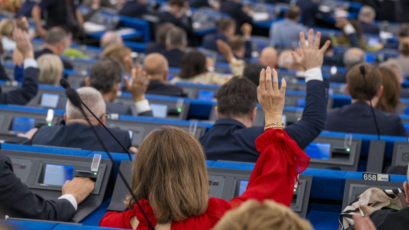 европарламентът удря по софия: реакцията на заплахата от москва е недостатъчна!