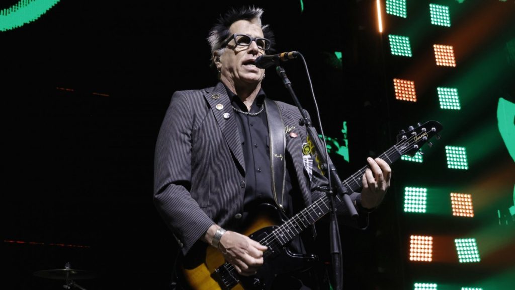 здравето на преден план: легендарният китарист на the offspring прави неочаквана пауза
