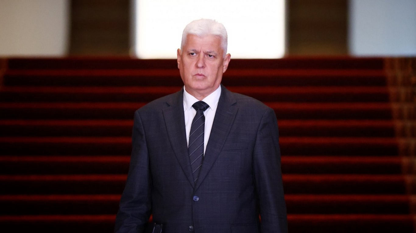 изтребители на нато потеглят към черно море: софия в очакване на ключови данни за дроновете