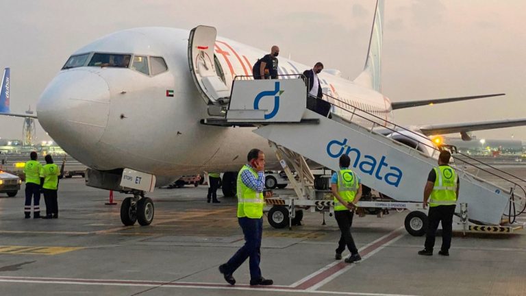 Има ли чужда намеса в драматичния инцидент с полет на Flydubai?
