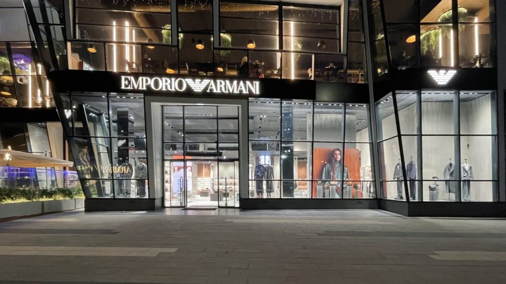 италиански шик на брега: emporio armani вече е в бургас