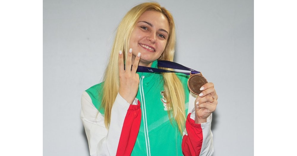 йоана илиева отново сред елита: българската сабя проряза пътя до топ 3 в света