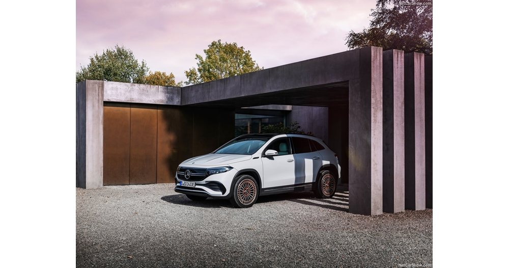 мащабна сервизна акция: mercedes сменя батерии на хиляди електромобили след съдебно решение