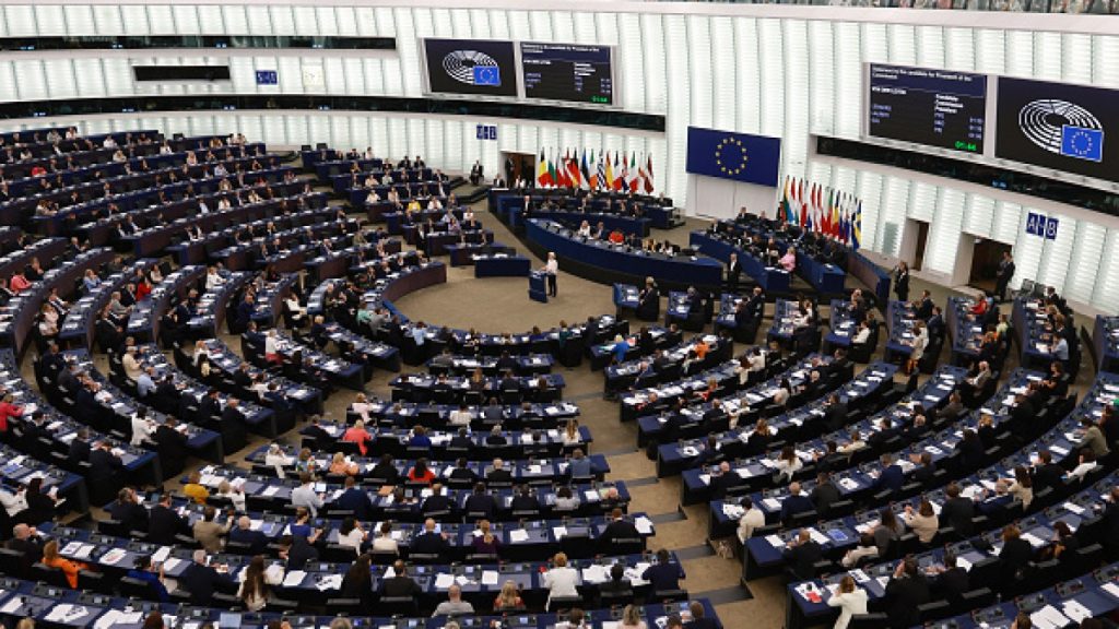 наградата „сахаров“ за справедливост: европейският парламент подкрепя международния наказателен съд