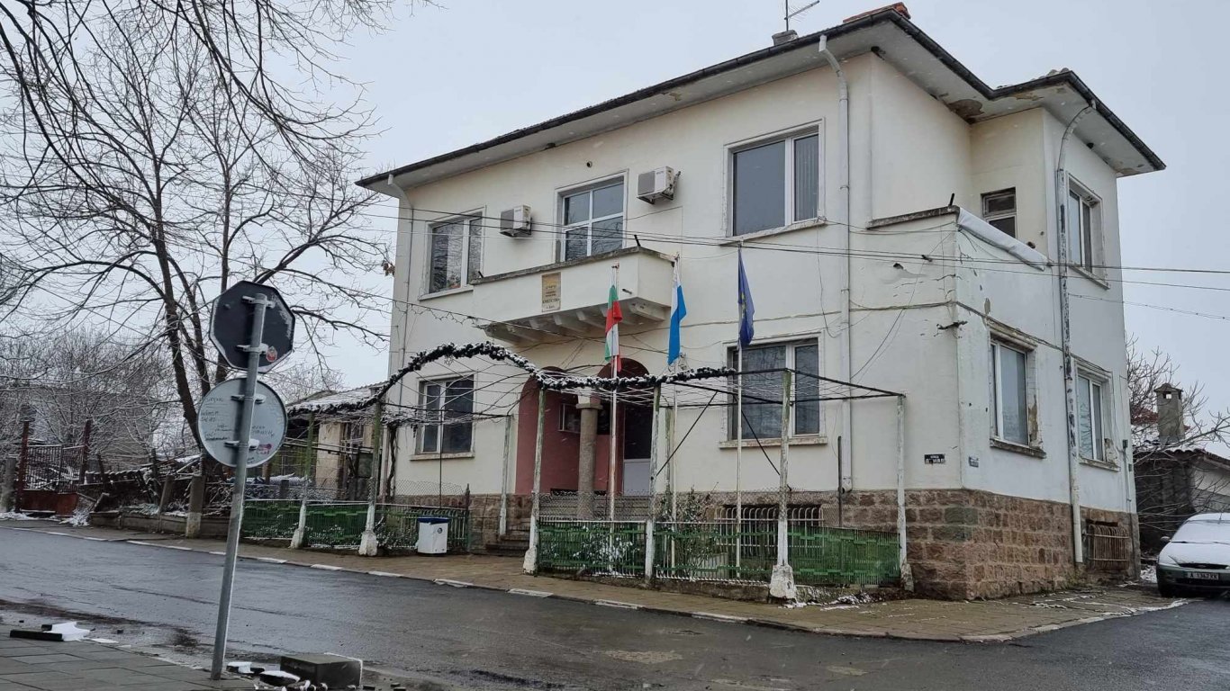 нов старт в малкия град: държавата подпомага преселниците