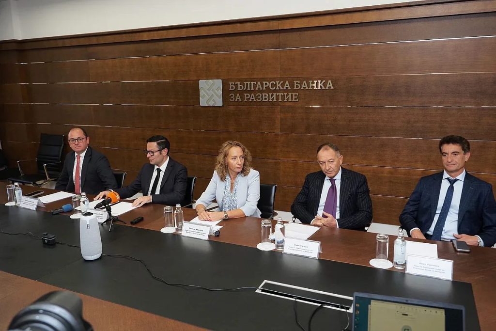 нов хоризонт за българската банка за развитие: експерти поемат управлението