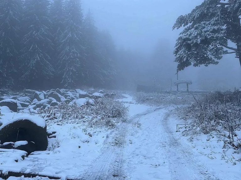 Октомврийска приказка: Зимата изненада България с бяла прегръдка