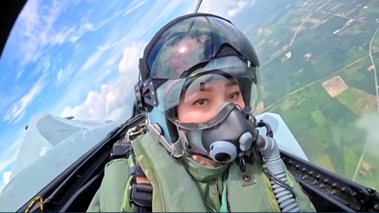 От трон към свръхзвук: Смелото излитане на тайландската кралица