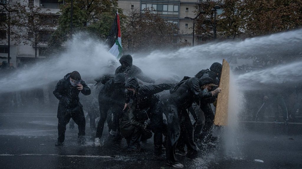 париж между протест и погром: когато исканията за по-добър живот срещат безредиците