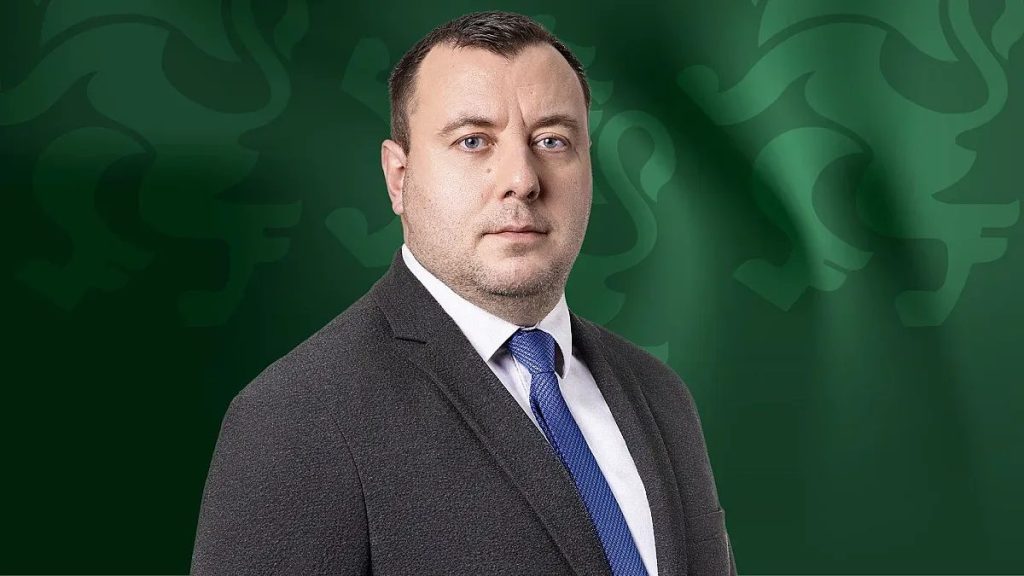 петър петров: мвр се проваля в опазването на реда, докато сенките на миналото се завръщат