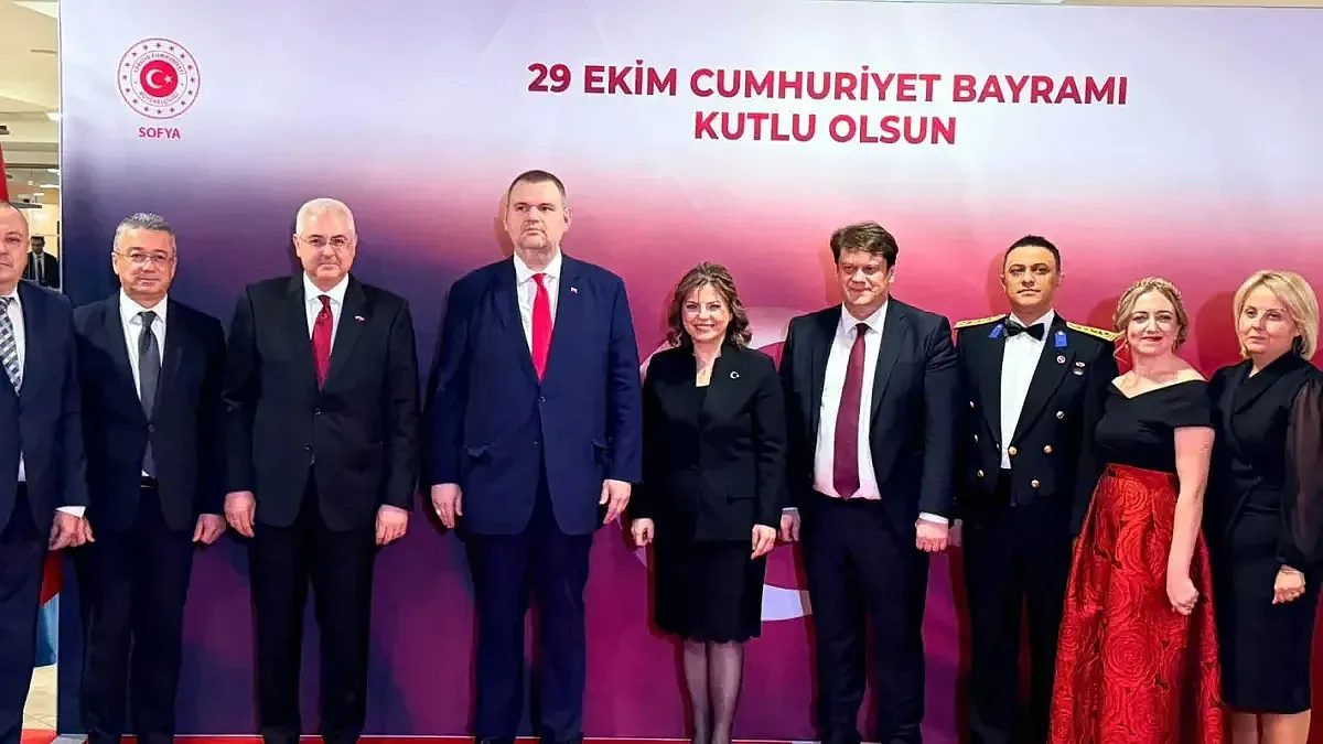 поздрав от делян пеевски към турския посланик за националния празник на турция