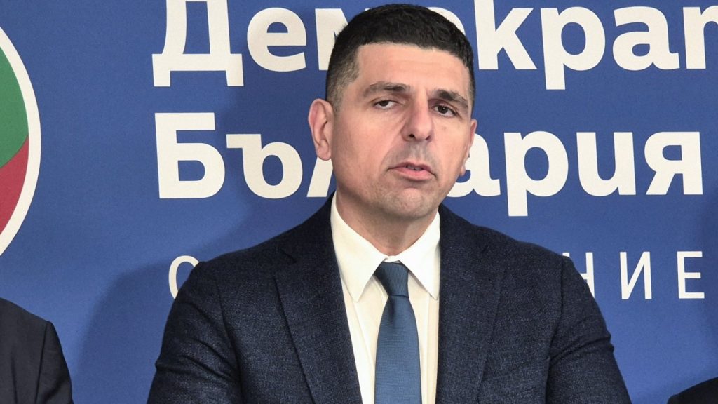 политически пируети: как „възраждане“ се оказа в прегръдката на „дондуков“ 2?