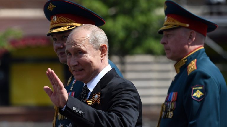 Политическият жест на Кремъл: Ще спре ли Путин ракетите за една нощ?
