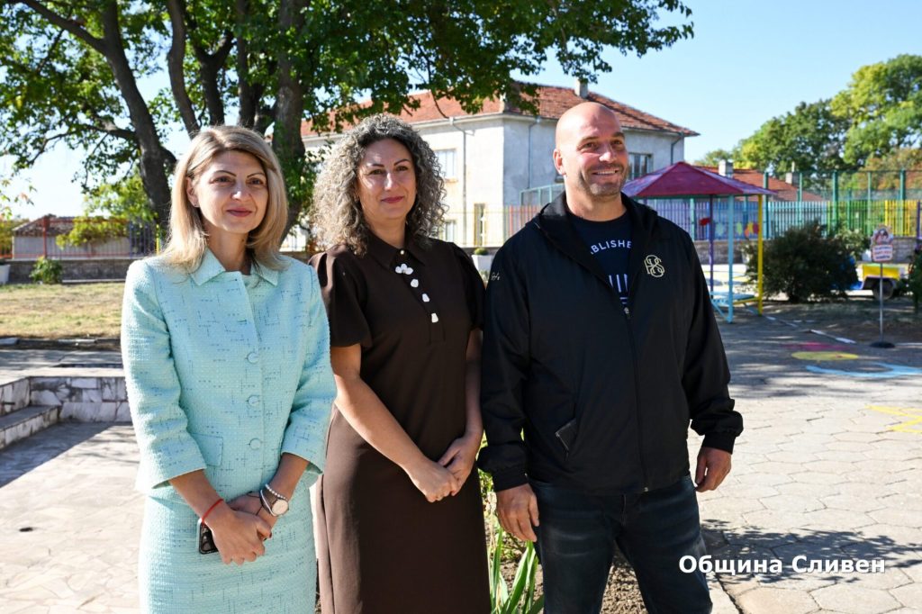 празничен дух завладя детска градина „радост“ в село камен