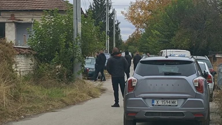 Семейна трагедия в Димитровград: Майка и син изправени пред съда за брутално убийство