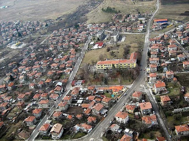 скритият икономически титан: как едно малко градче задмина пловдив и варна