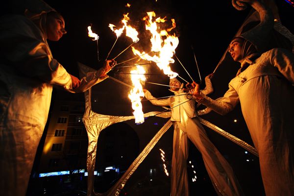 сливен грейна в цветове и магия: 6fest превърна града в световна сцена!