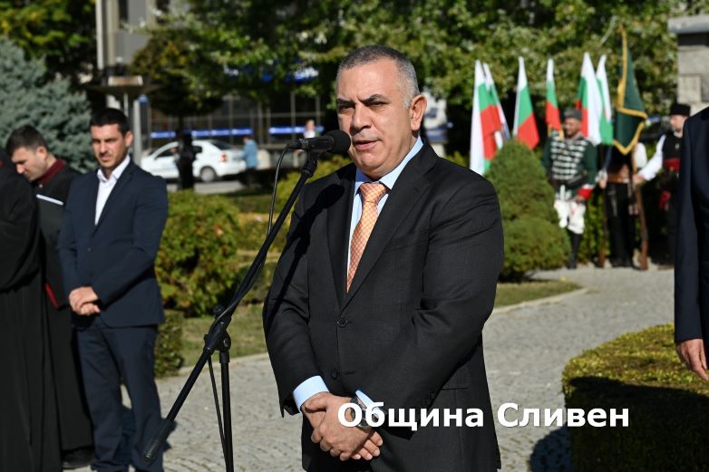 сливен отдава почит на своите преподаватели с празнични събития