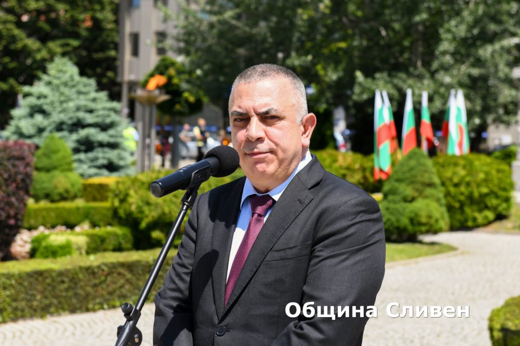 сливен отдава почит на своите преподаватели за 5 октомври