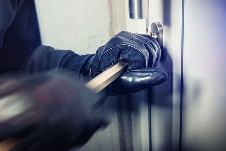 сливенската полиция на крак: двойна доза престъпления в рамките на ден