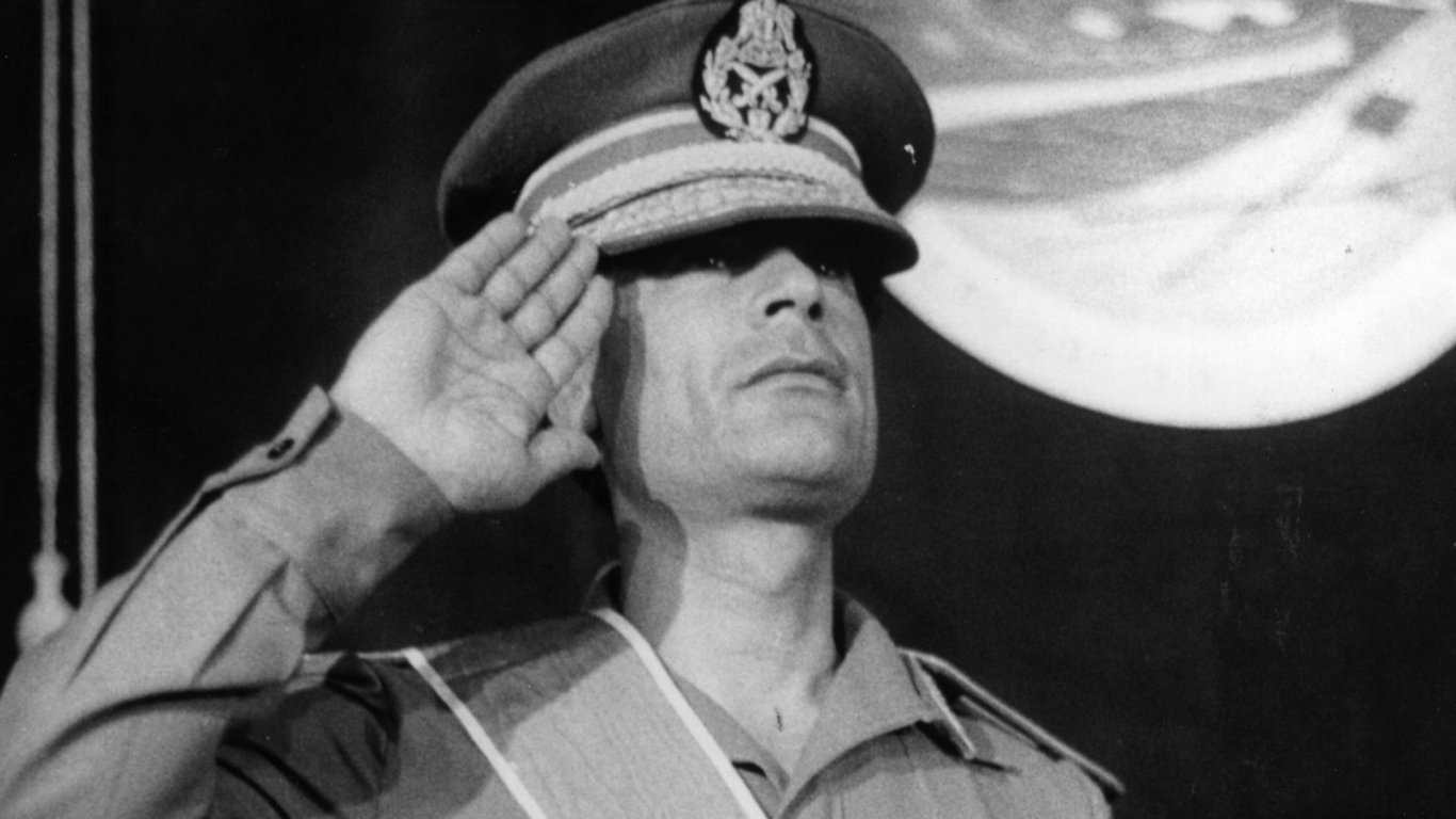 сянката на кадафи: как краят на един диктатор промени либия завинаги