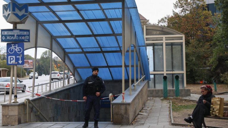 Трагичен финал в метрото: Смъртта на уважаван академик шокира София